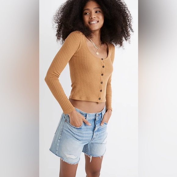 Madewell Relaxed Mid-Length Denim Shorts: Ripped Edition - Picture 4 of 8